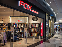 Сеть одежды и товаров для дома Fox вводит плату за пакеты