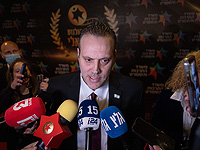 Министр Мики Зоар в третий раз был допрошен по делу "Рука руку моет"