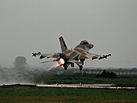 ВВС Израиля атакуют в Тире, на юге Ливана
