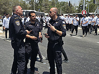 Полиция разгоняет акцию протеста "харедим" на перекрестке Гилат