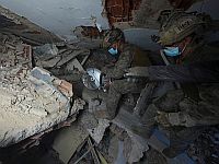 В Венесуэле через четыре дня после землетрясений спасены мужчина и его сын