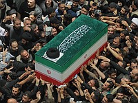 Миллионы шиитов простились с Али Хаменеи в Наджафе. Фоторепортаж