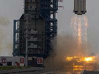 Китай впервые успешно вернул ускоритель ракеты для повторного использования