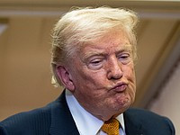 Трамп: "Иран попросил нас продолжить переговоры, мы согласились"