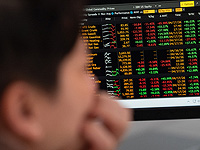 Нефть снова выше 90 долларов за баррель