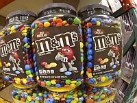 M&M's откажется от синих и коричневых конфет из-за перехода на натуральные красители
