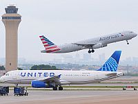 Самолет American Airlines вернулся в аэропорт после столкновения со стаей птиц