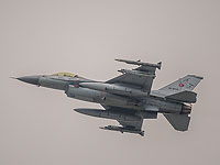 В Турции разбился истребитель F-16, пилот катапультировался