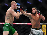 UFC. Нокаут на 39-й секунде. Махачев и Дерн защитили чемпионские пояса
