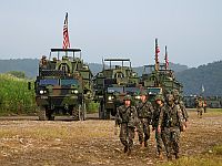 США и Южная Корея почти вдвое сократят совместные военные учения