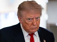 Трамп заявил, что самый мощный удар по Ирану "ждет своего часа"