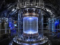 Эксперимент LUX-ZEPLIN зарегистрировал возможный первый след частицы темной материи
