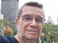 Гражданина России и Канады Николая Зюзева приговорили в РФ к семи годам за "госизмену"
