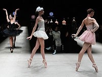 В области балета и дизайна. Фоторепортаж с Недели моды в Москве