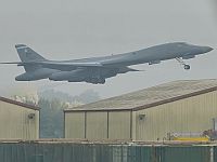 NYT: после предупреждения об атаке все 12 бомбардировщиков B-1 эвакуировали с британской базы NYT: после предупреждения об атаке все 12 бомбардировщиков B-1 эвакуировали с британской базы