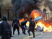 Профсоюзы заявили о присоединении к "протестам школьников" во Франции