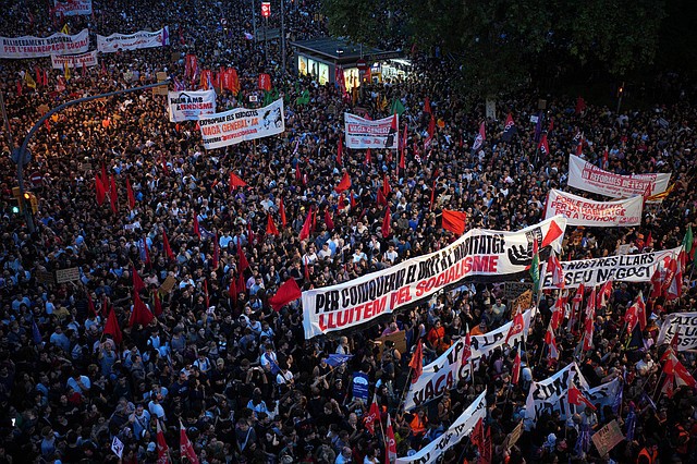 Протесты против жилищного кризиса в Барселоне. Фоторепортаж