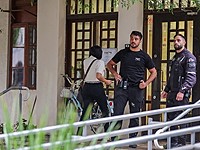 Суд продлил срок содержания под стражей мэра Кфар-Сабы и его жены на восемь дней