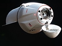 Космический корабль SpaceX Dragon пристыковался к МКС