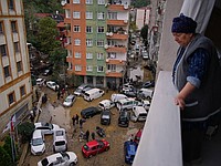 Проливные дожди вызвали наводнения в Стамбуле, погибли три человека. Фоторепортаж