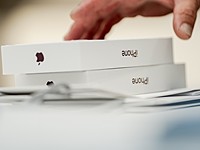 На черном рынке в Иране появился iPhone 18, якобы с подорвавшегося на мине контейнеровоза На черном рынке в Иране появился iPhone 18, якобы с подорвавшегося на мине контейнеровоза