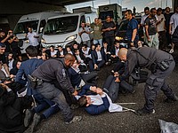 Акция протеста радикальных харедим: перекрытие 4-й трассы. Фоторепортаж