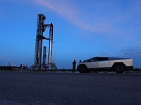 Маск сообщил о подготовке возможного слияния SpaceX и Tesla Маск сообщил о подготовке возможного слияния SpaceX и Tesla