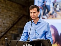 Глава банка "Леуми" обвинил Facebook в получении прибыли от мошенничества против израильтян