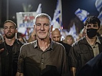 ШАБАК обеспечит охрану Яира Голана, Винтера и Айзенкота будут охранять частные компании ШАБАК обеспечит охрану Яира Голана, Винтера и Айзенкота будут охранять частные компании