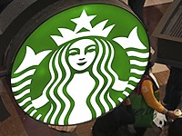 Starbucks запретил китайцам занимать столики без заказа