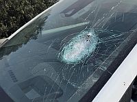 На шоссе №60 в Самарии в результате каменной атаки пострадала девушка На шоссе №60 в Самарии в результате каменной атаки пострадала девушка