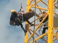 На стройке в Кирьят-Бялике крановщик потерял сознание на высоте 55 метров На стройке в Кирьят-Бялике крановщик потерял сознание на высоте 55 метров