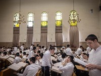 БАГАЦ приостановил выселение представителей конфликтующей фракции из ешивы "Поневеж" БАГАЦ приостановил выселение представителей конфликтующей фракции из ешивы "Поневеж"