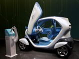 Компания Renault начала продажу мини-электромобиля Twizy за 7 тысяч евро