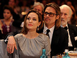 Анджелина Джоли и Брэд Питт на церемонии в Берлине. 13 февраля 2012 года
