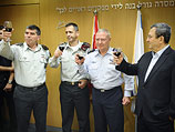 Габи Ашкенази (слева) и Эхуд Барак (справа)