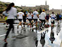 Иерусалимский марафон состоялся "при любой погоде". Фоторепортаж