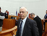 На судебном заседании присутствовал министр Бени Бегин, участвовавший в переговорном процессе с поселенцами
