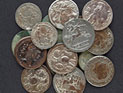 Британские археологи нашли в римских банях клад из 30 тысяч серебряных монет