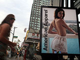 Реклама American Apparel в Нью-Йорке