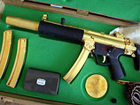 Церемониальный "золотой" пистолет-пулемет MP5, найденный во дворце Саддама Хусейна