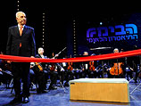 Президент Израиля Шимон Перес на торжественном открытии нового здания "Габимы". Январь 2012 года