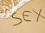 Групповой секс на пляже: участники до сих пор не установлены