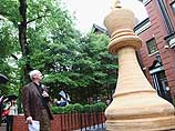 В Сент-Луисе установили самую крупную в мире шахматную фигуру
