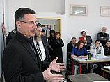 Министр просвещения Израиля Гидеон Саар в ульпане "Мораша" (иллюстрация)