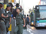 Военнослужащим и резервистам запретили говорить об армейских операциях в транспорте (иллюстрация)