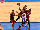 Кевин Дюрант сокрушил "великую тройку" в первом матче финала НБА