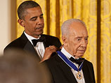 Барак Обама вручает Шимону Пересу Медаль Свободы. Вашингтон, 13 июня 2012 года