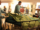Во время перевода Моше Сильмана из реанимации в ожоговое отделение. Больница "Шиба", 16 июля 2012 года
