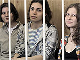 В Хамовническом суде Москвы продолжаются слушания по делу участниц Pussy Riot 